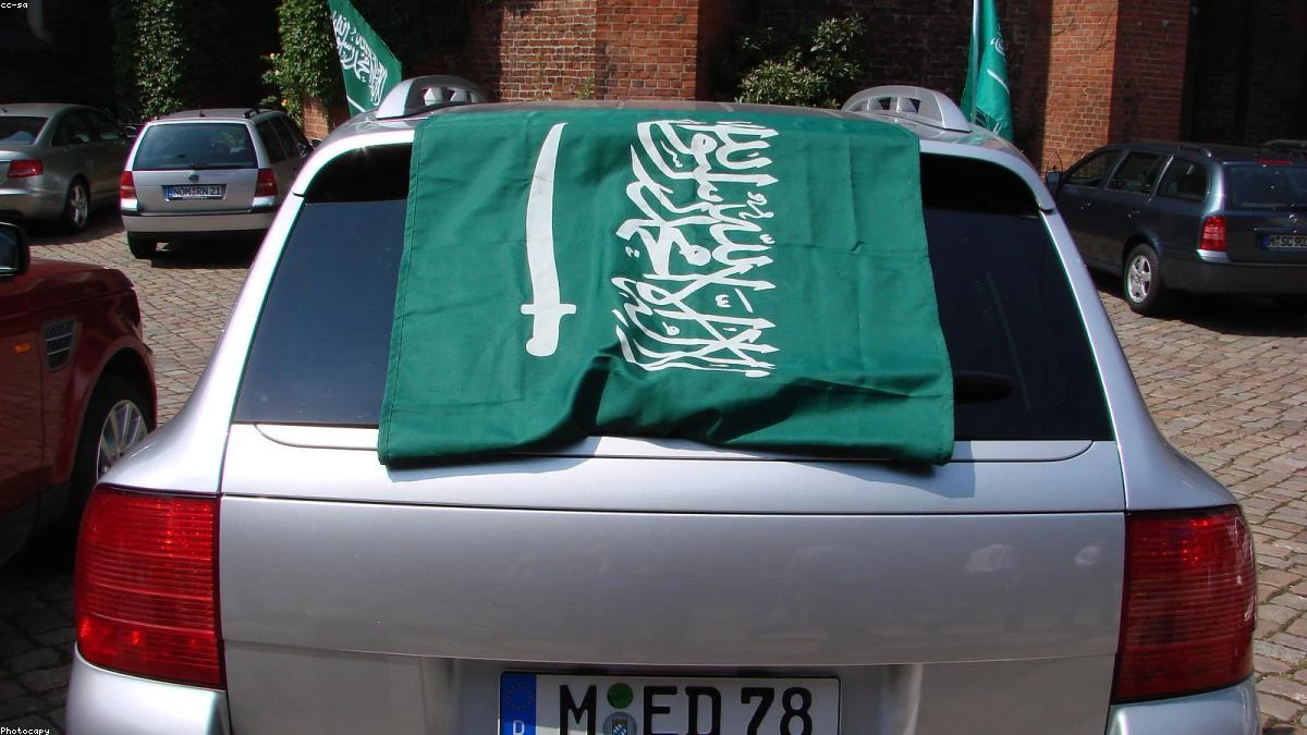 الهلال يرد ببيان عاجل على ادعاءات حول تعاقده مع نجم الأهلي السابق