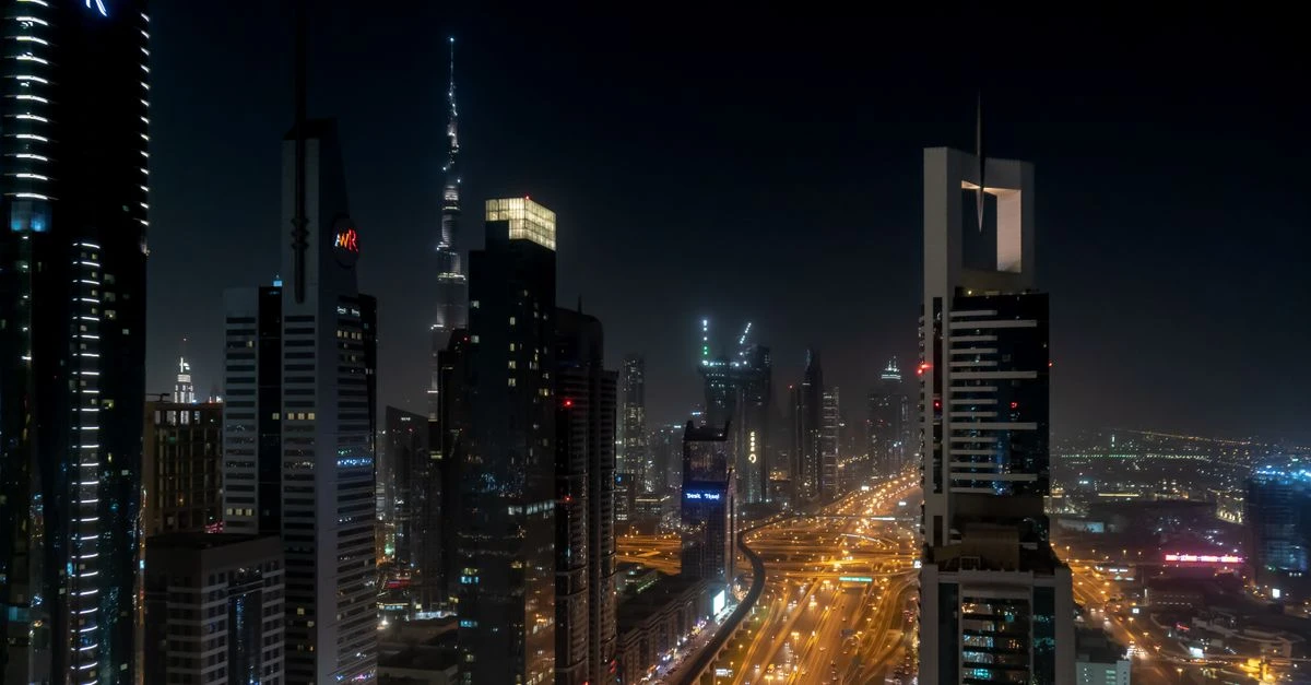 4 شركات عالمية كبرى تختار الإمارات قاعدة للتوسع في منافسة اقتصادية شرسة
