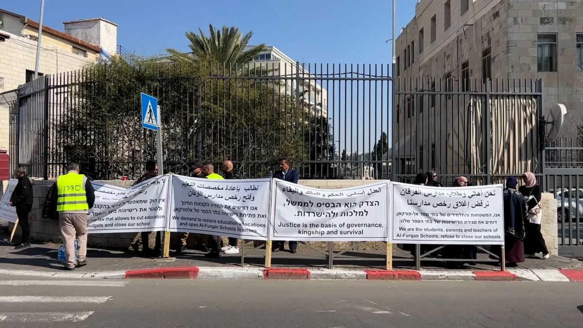 حرب المناهج في القدس.. كيف يواجه الاحتلال الهوية الفلسطينية عبر تضييق الخناق على المدارس؟