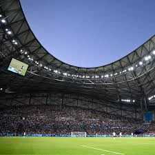 باريس إف سي يزلزل ملعب فيلودروم بإسقاطه مارسيليا في قمة الدوري الفرنسي