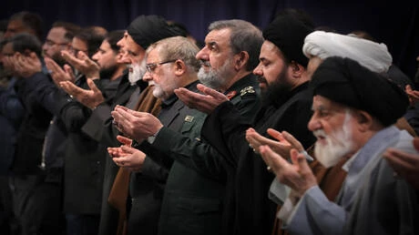 محسن رضائي يكشف استراتيجية طهران لمواجهة الضغوط الاقتصادية الأمريكية في مرحلة دقيقة
