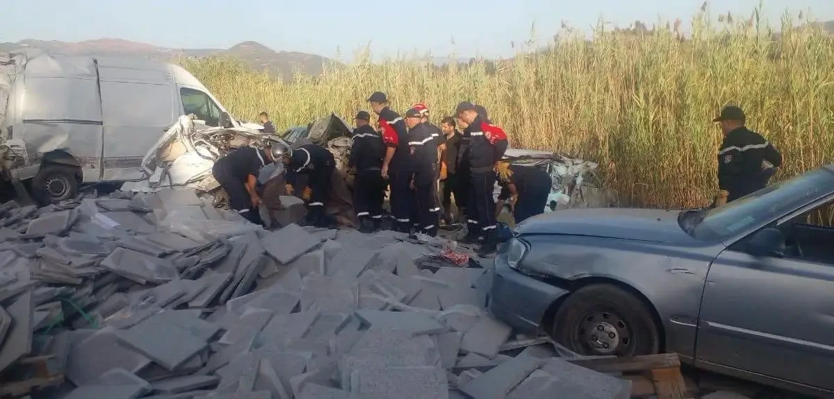 فاجعة تيزي وزو: حادث مروري مروع يغيب 10 أشخاص عن المشهد الرياضي الجزائري
