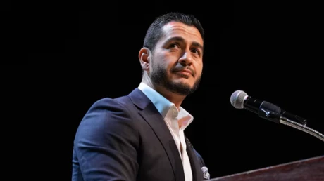 جي دي فانس يُشعل فتيل أزمة: اتهامات باستهداف المسلمين في سباق الكونغرس
